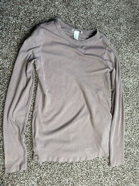 H&M Long Sleeve Crewneck Top - Mauve Taupe - Maternity mama ribbed top